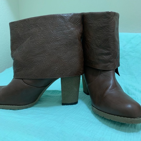 Muk Luks heeled booties - Picture 2 of 4